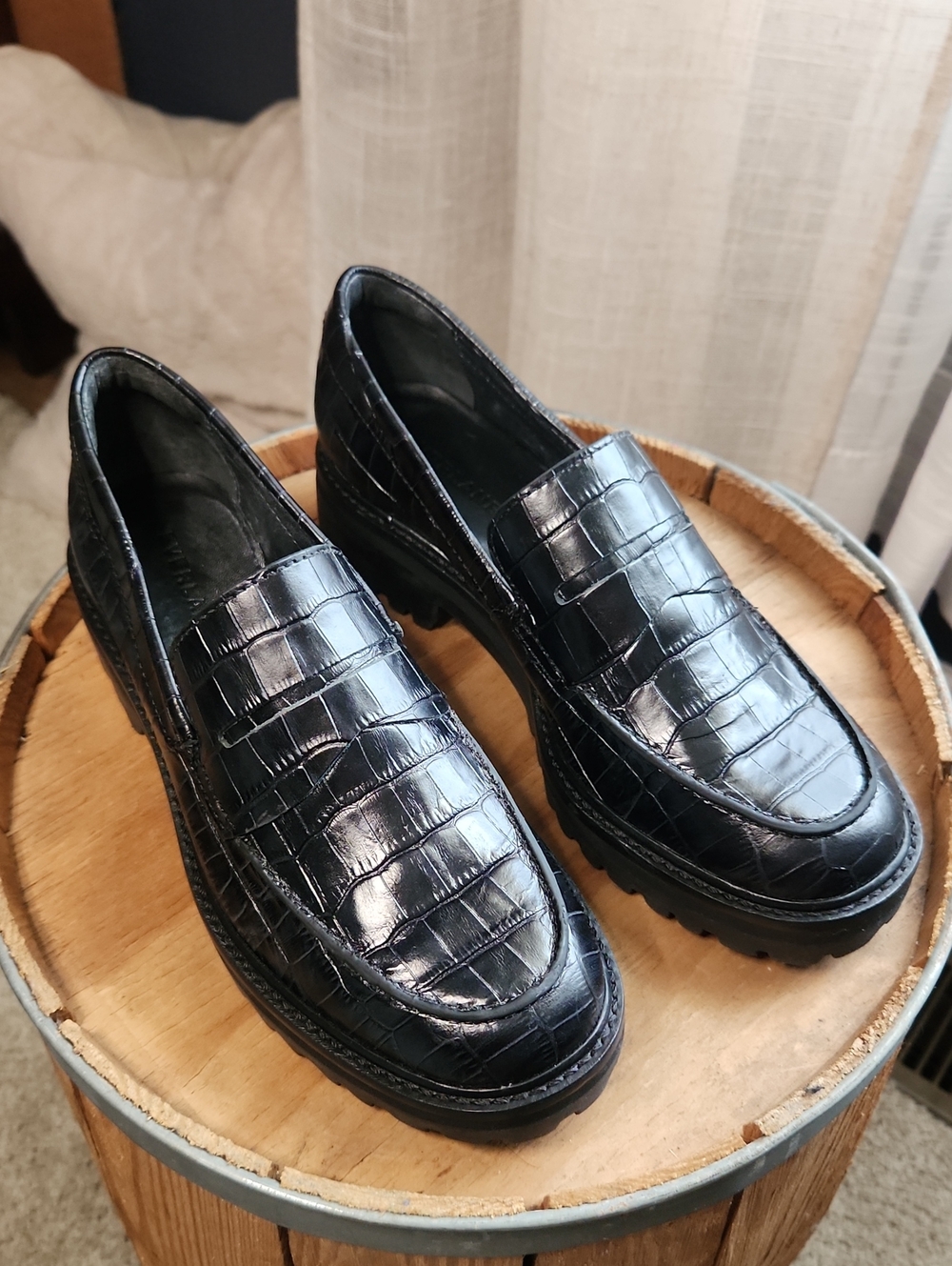 Everlane Lug Loafer in Crocodile Black Size 6.5